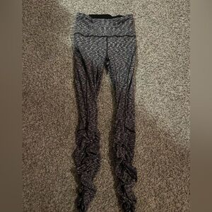 Lululemon Gray Patterned Ruched Leggings
